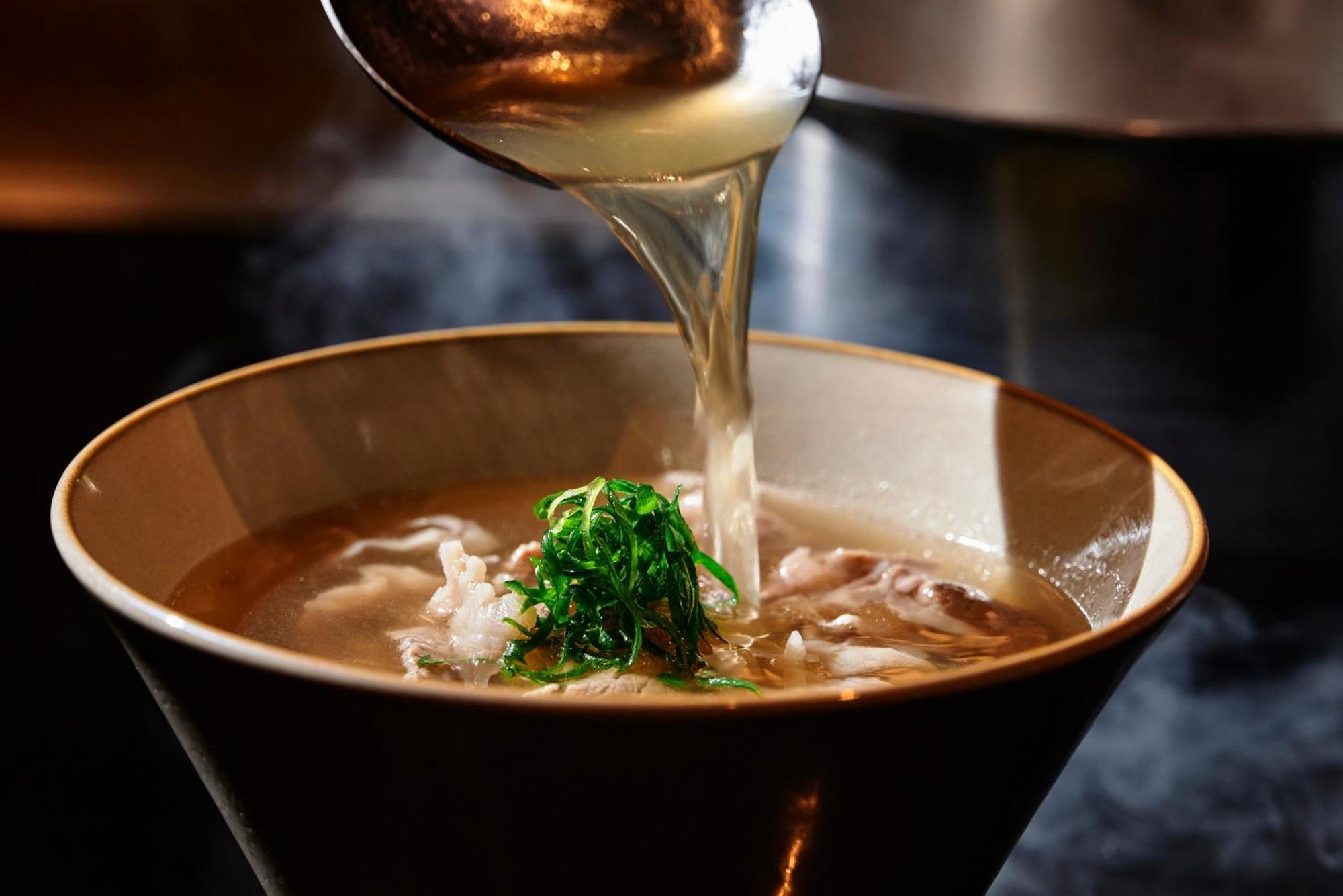 Omo7 Osaka By Hoshino Resorts Екстер'єр фото A bowl of soup being served