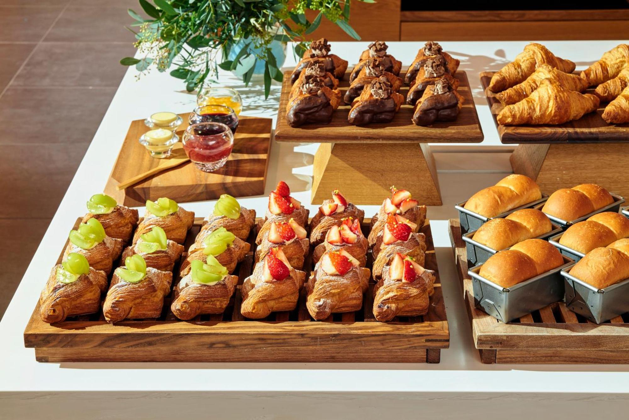 Omo7 Osaka By Hoshino Resorts Екстер'єр фото A selection of pastries